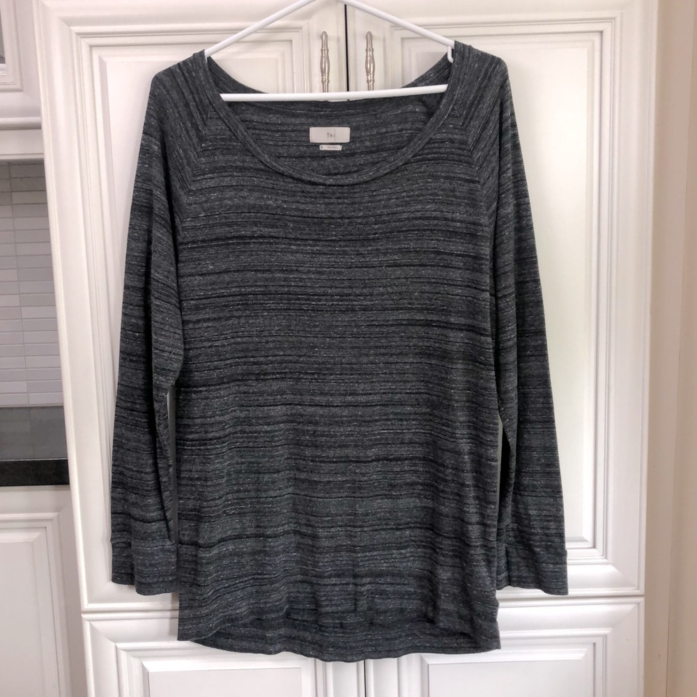TNA dark heather grey women’s t-shirt
